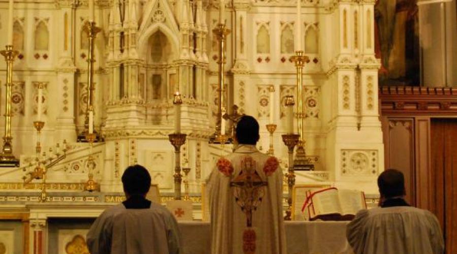 Можно ли католику крестным у православного. Католические особенности и традиции крещения