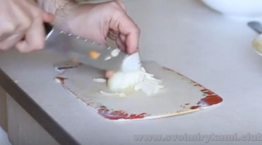 Come cucinare un delizioso borscht rosso con pollo.  Ricetta passo passo per il classico borsch di pollo