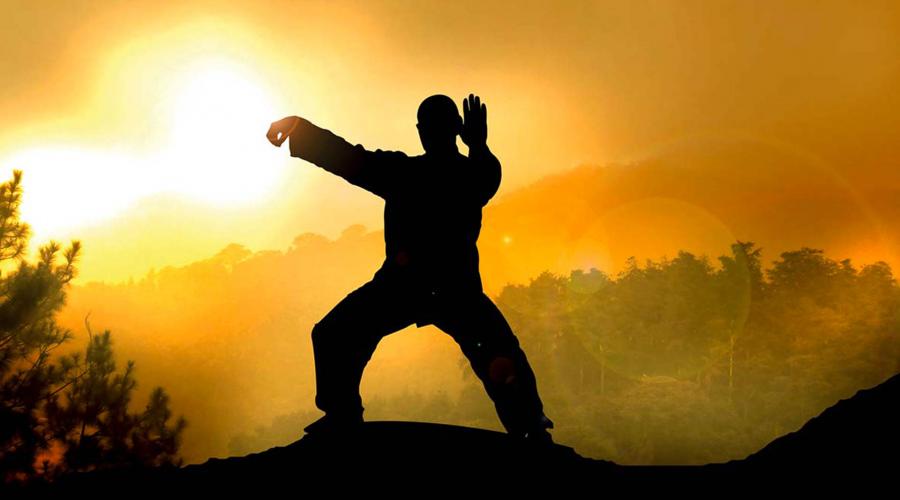 Esercizi di Tai Chi: l'antica ginnastica cinese.  Esercizi di Tai Chi: l'antica ginnastica cinese che prolunga la vita