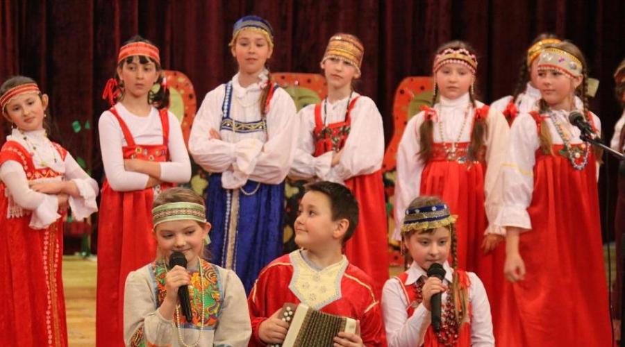 बच्चों के लिए सर्वश्रेष्ठ रूसी लोक गीत।  रूसी लोक नृत्य डिटिज - बच्चों, प्यार और अन्य कूल बच्चों की डिटिज