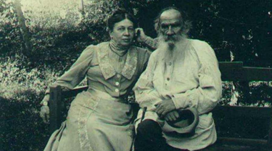 Graf životopisu Lion Tolstoy. Lev Nikolaevich Tolstoy: Stručná biografia