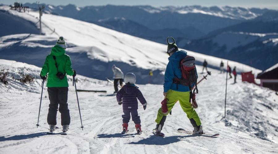 Где покататься на лыжах с детьми: горнолыжные курорты России. Лучшие детские горнолыжные курорты